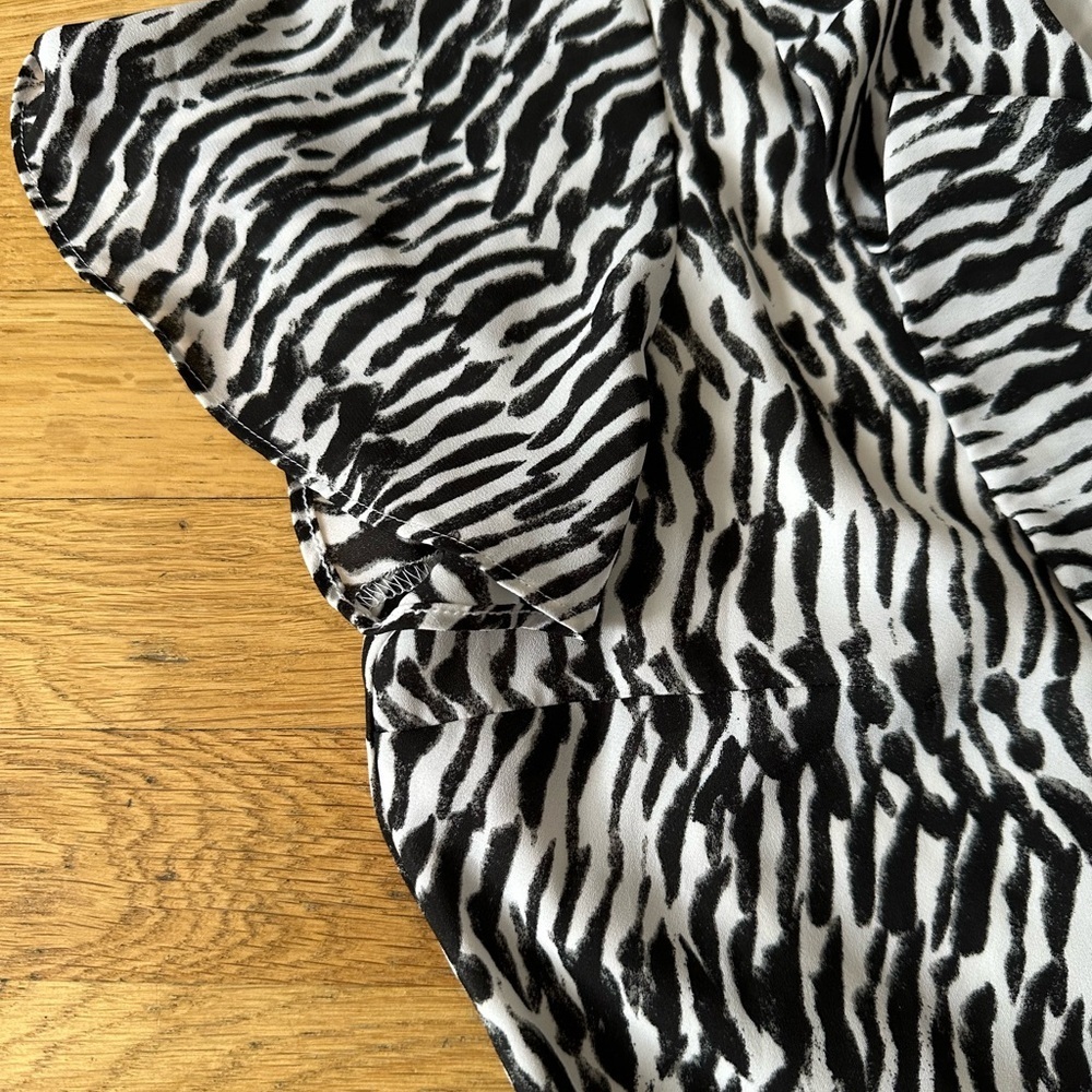 🖤 INC Zebra Print Wrap Dress | Effortless Chic & Modern‎ Grace 🦓 - Picture 5 of 6